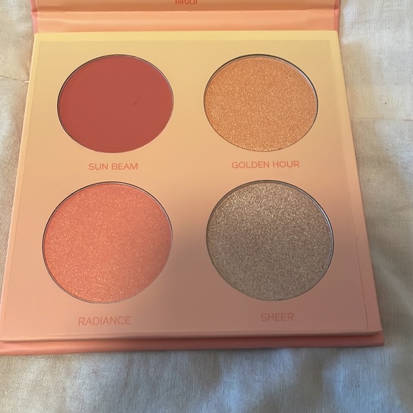 Makeup Bundle - Picture 5 of 5